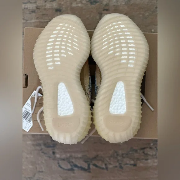 Yeezy BOOST 350 - Picture 9 of 12